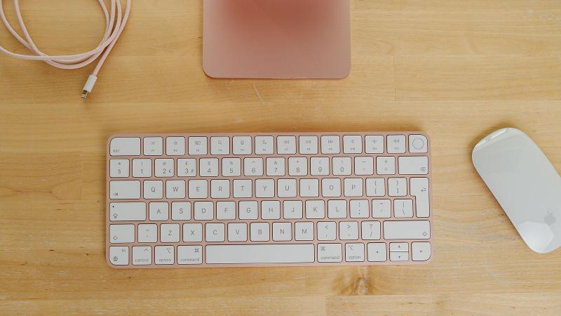 iMac 2021 M1 keyboard and mouse