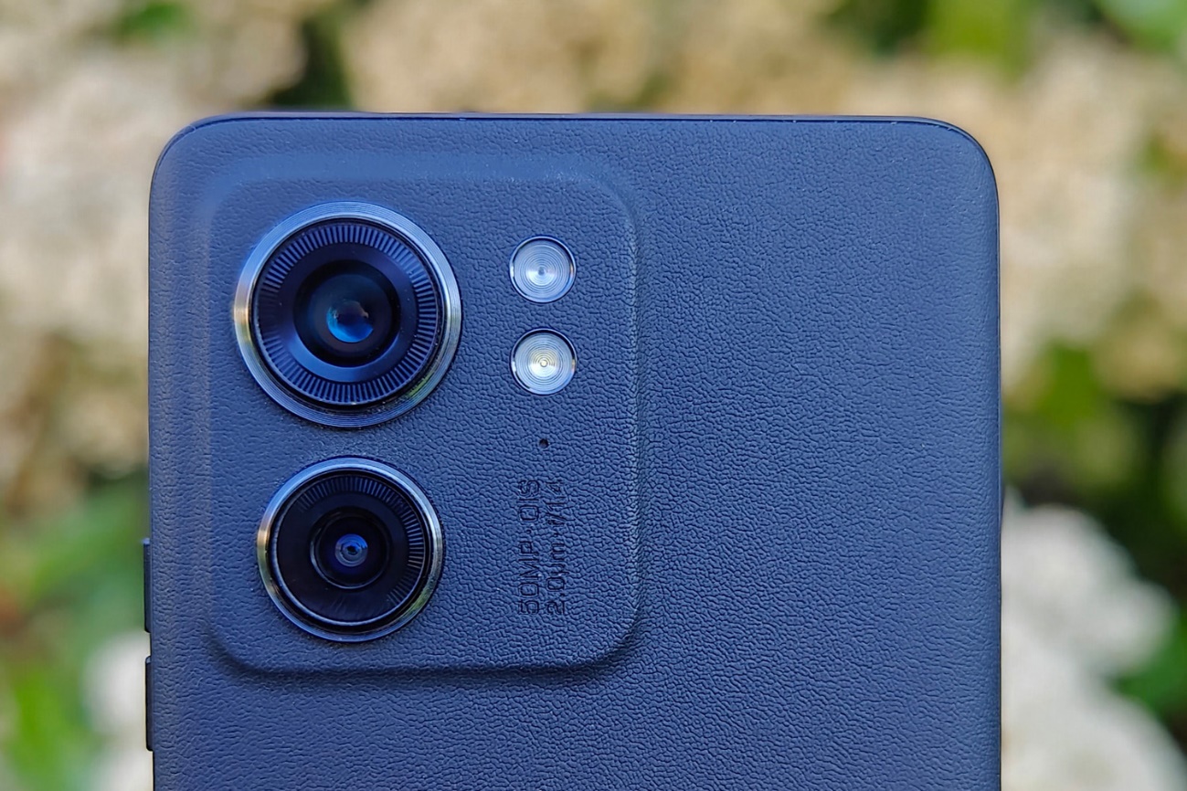 Motorola Edge 40 review rear cameras face on